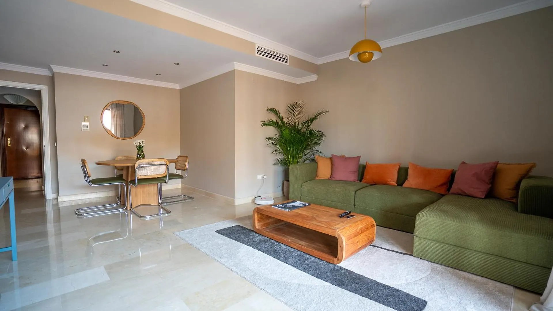 Amplio Y Familiar Apartamento En Marbella Apartment